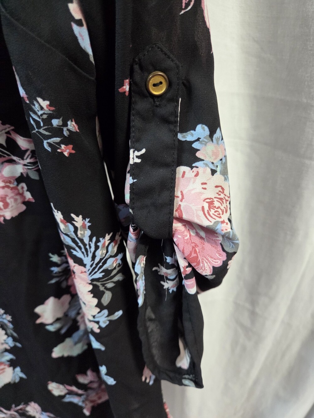 Rue21 Black Floral Zip-Front Blouse - Picture 5 of 5